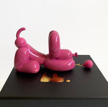 Charger l'image dans la galerie, Whatshisname (Sebastian Burdon) - Escultura "Happy POPek Balloon Dog Mini Red" (12 cm)