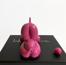 Charger l'image dans la galerie, Whatshisname (Sebastian Burdon) - Escultura "Happy POPek Balloon Dog Mini Red" (12 cm)