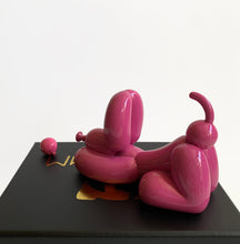 Charger l'image dans la galerie, Whatshisname (Sebastian Burdon) - Escultura "Happy POPek Balloon Dog Mini Red" (12 cm)