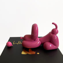 Charger l'image dans la galerie, Whatshisname (Sebastian Burdon) - Escultura "Happy POPek Balloon Dog Mini Red" (12 cm)
