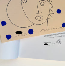 Load image into Gallery viewer, Eduardo Arroyo - Libro + Serigrafía 'Catálogo muestra antológica MNCARS' + Serigrafía (Azul)