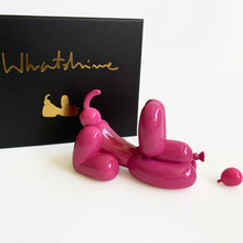 Charger l'image dans la galerie, Whatshisname (Sebastian Burdon) - Escultura "Happy POPek Balloon Dog Mini Red" (12 cm)