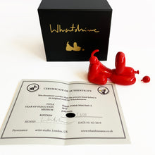 Charger l&#39;image dans la galerie, Whatshisname (Sebastian Burdon) - Escultura &quot;Happy POPek Balloon Dog Mini Red&quot; (12 cm)