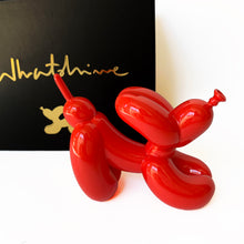 Charger l&#39;image dans la galerie, Whatshisname (Sebastian Burdon) - Escultura &quot;Downward Balloon Dog Mini Red&quot; (10 cm)