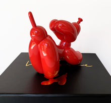 Load image into Gallery viewer, Whatshisname (Sebastian Burdon) - Escultura &quot;Downward Balloon Dog Mini Red&quot; (10 cm)